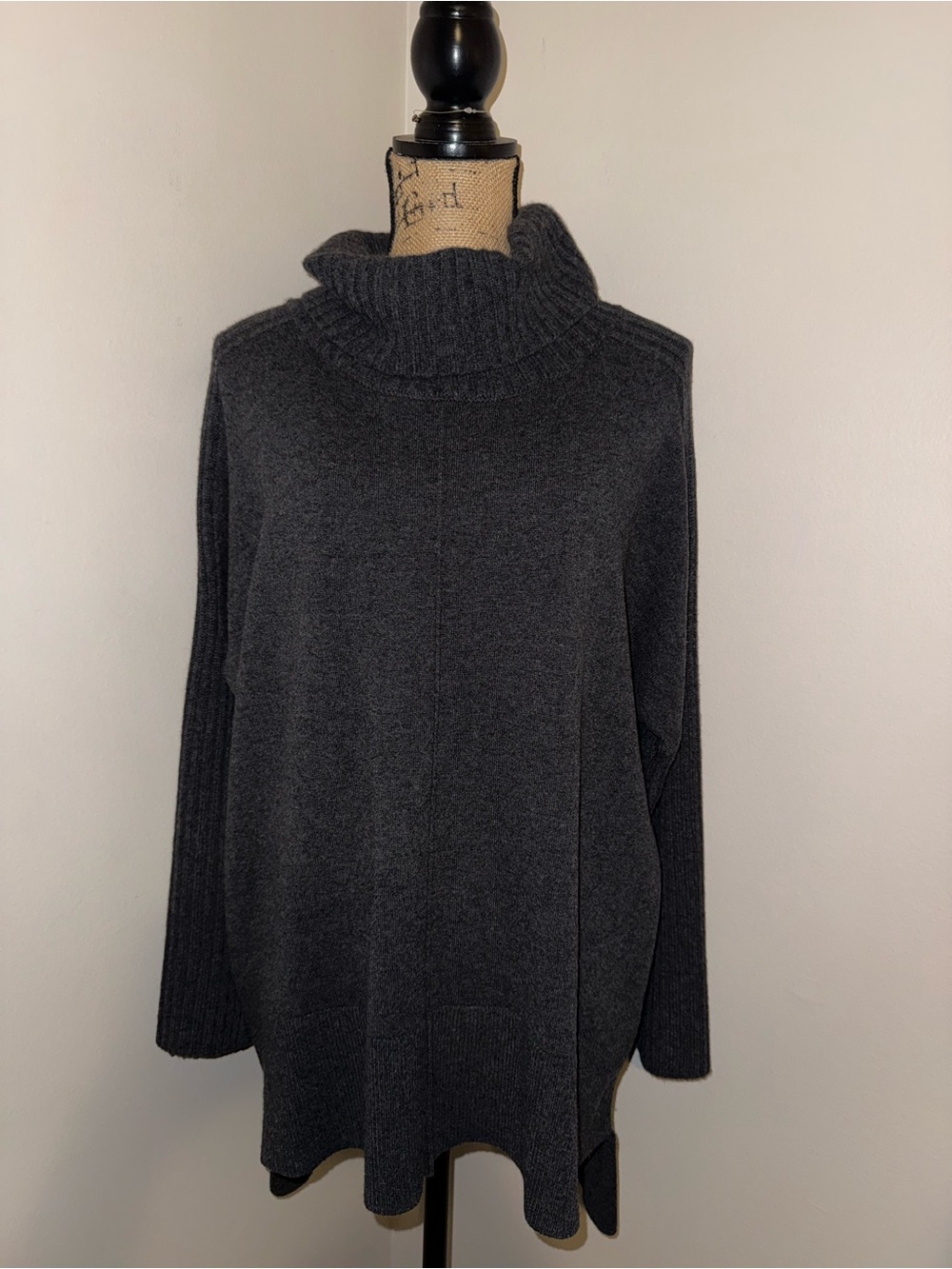 ply cashmere Cashmere Turtleneck Sweater in Dark Grey